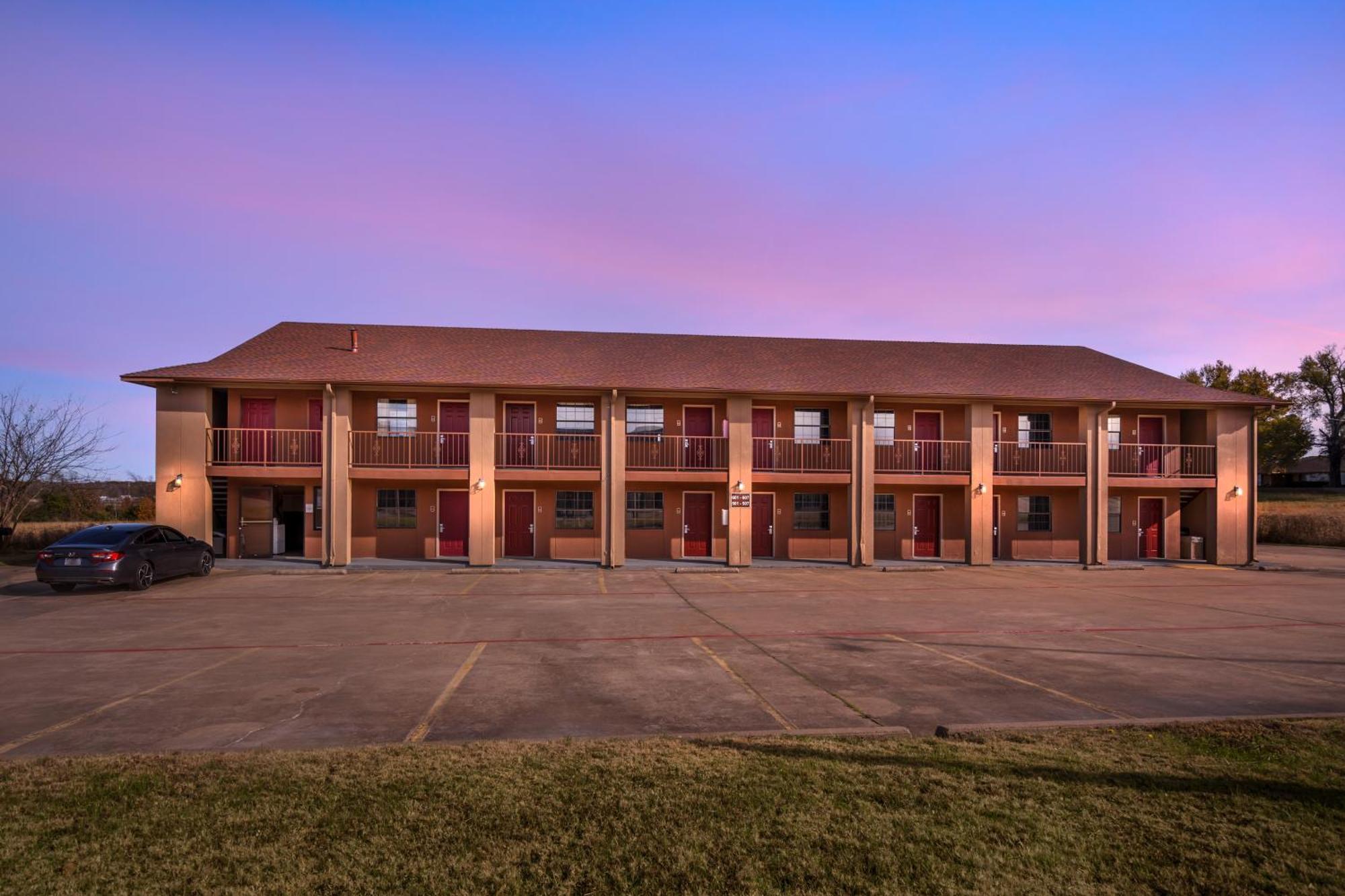 Red Roof Inn & Suites Салфер-Спрингс Экстерьер фото