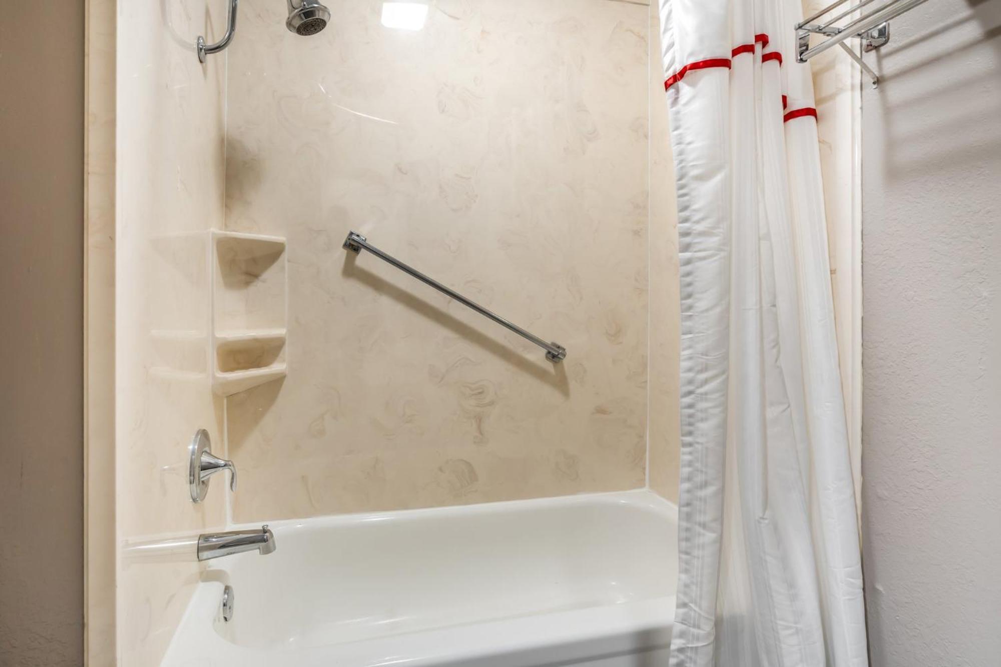 Red Roof Inn & Suites Салфер-Спрингс Экстерьер фото