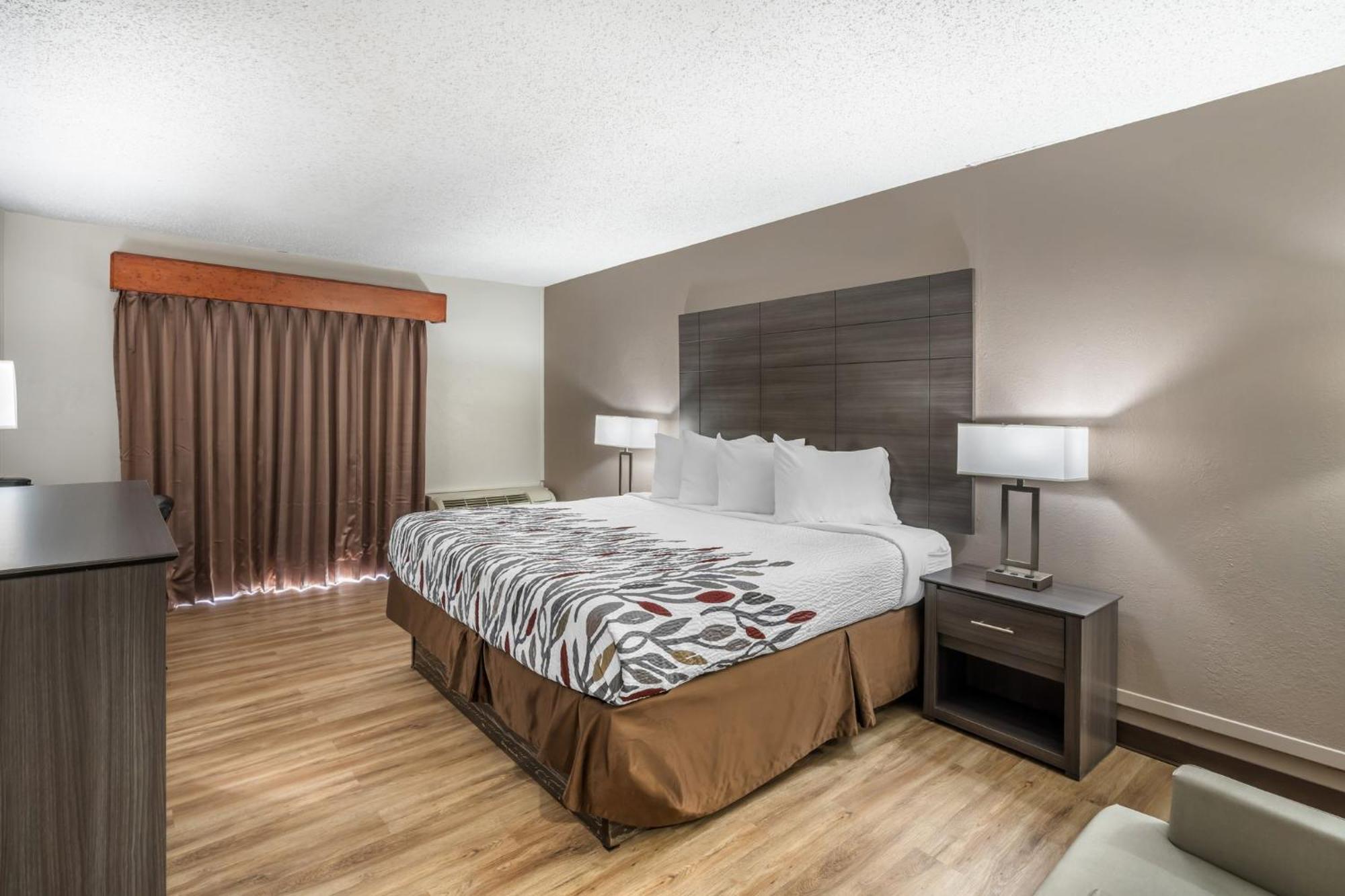 Red Roof Inn & Suites Салфер-Спрингс Экстерьер фото